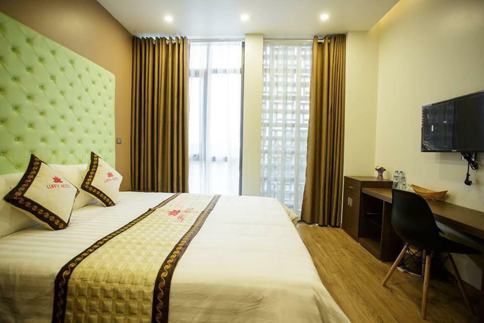 Luffy Hotel Uong Bi エクステリア 写真